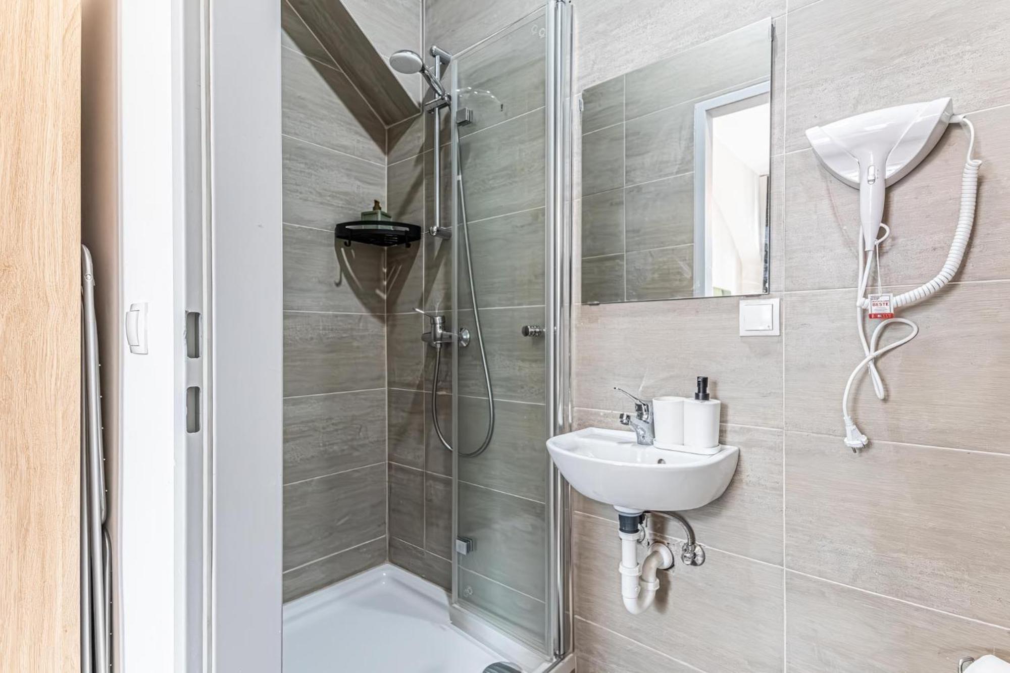 Apartment Westbahnhof Kingbed 1br With Ensuite Washer Wien